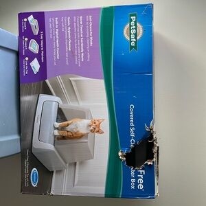 PerSage scoopFree covered self cleaning litter box